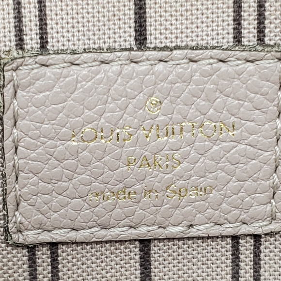 Louis Vuitton Pont Neuf MM Empreinte Shoulder Bag - Picture 14 of 16